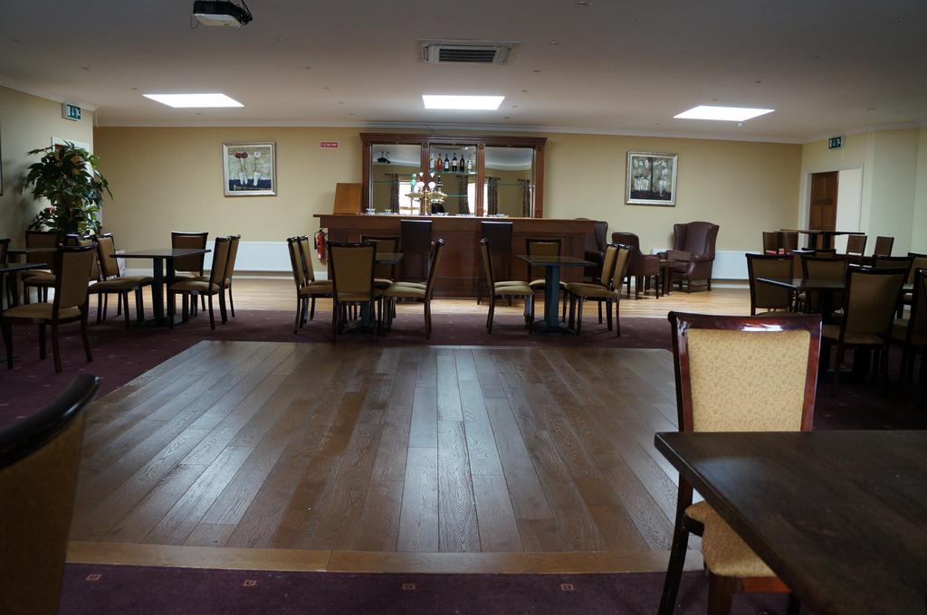 Jacksons Restaurant And Accommodation Ροσκόμον Εξωτερικό φωτογραφία